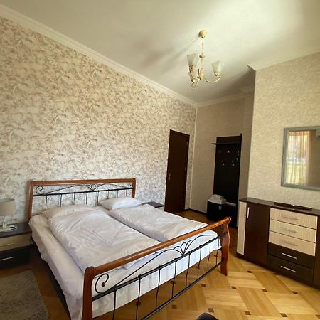 Neli & Zaal Guest House 泰拉维 外观 照片