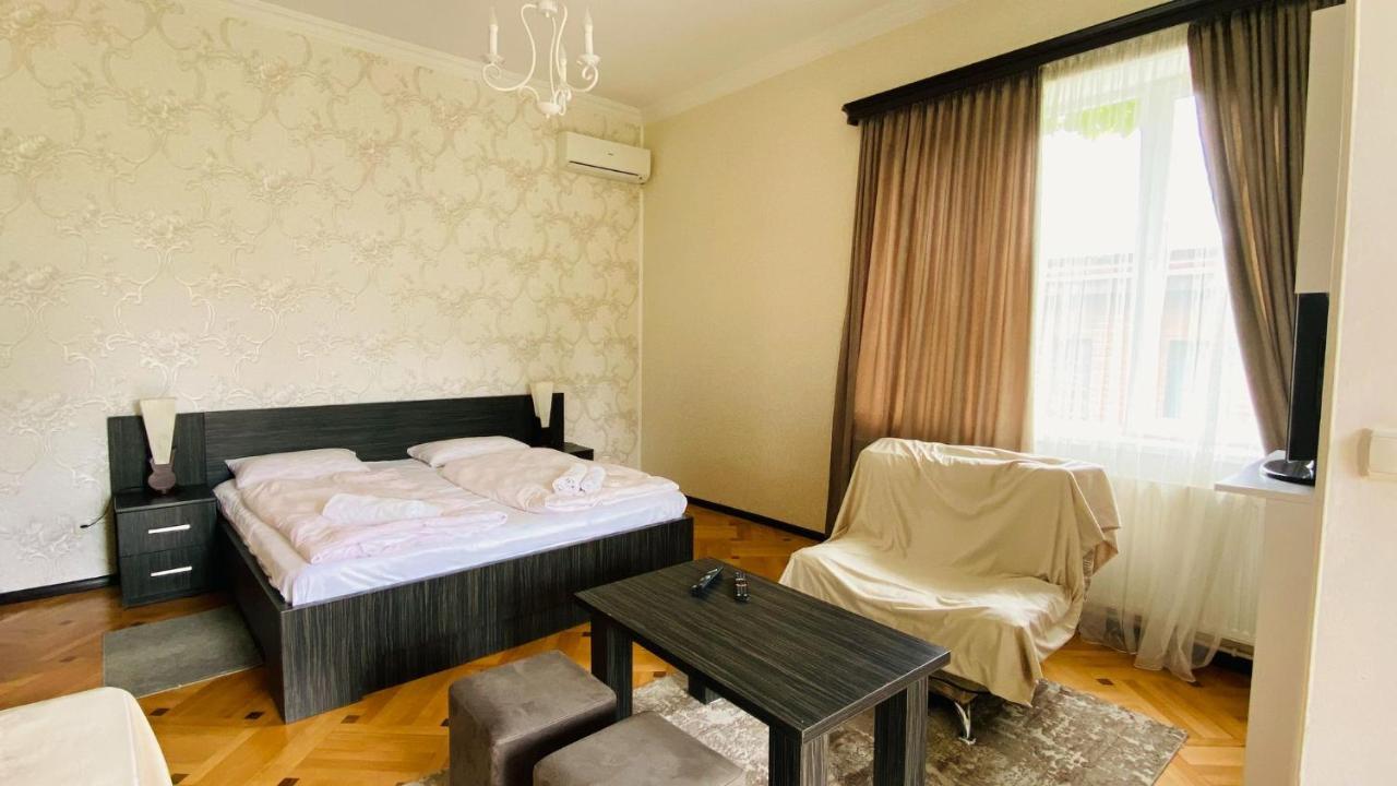 Neli & Zaal Guest House 泰拉维 外观 照片