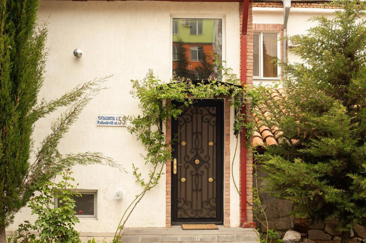 Neli & Zaal Guest House 泰拉维 外观 照片