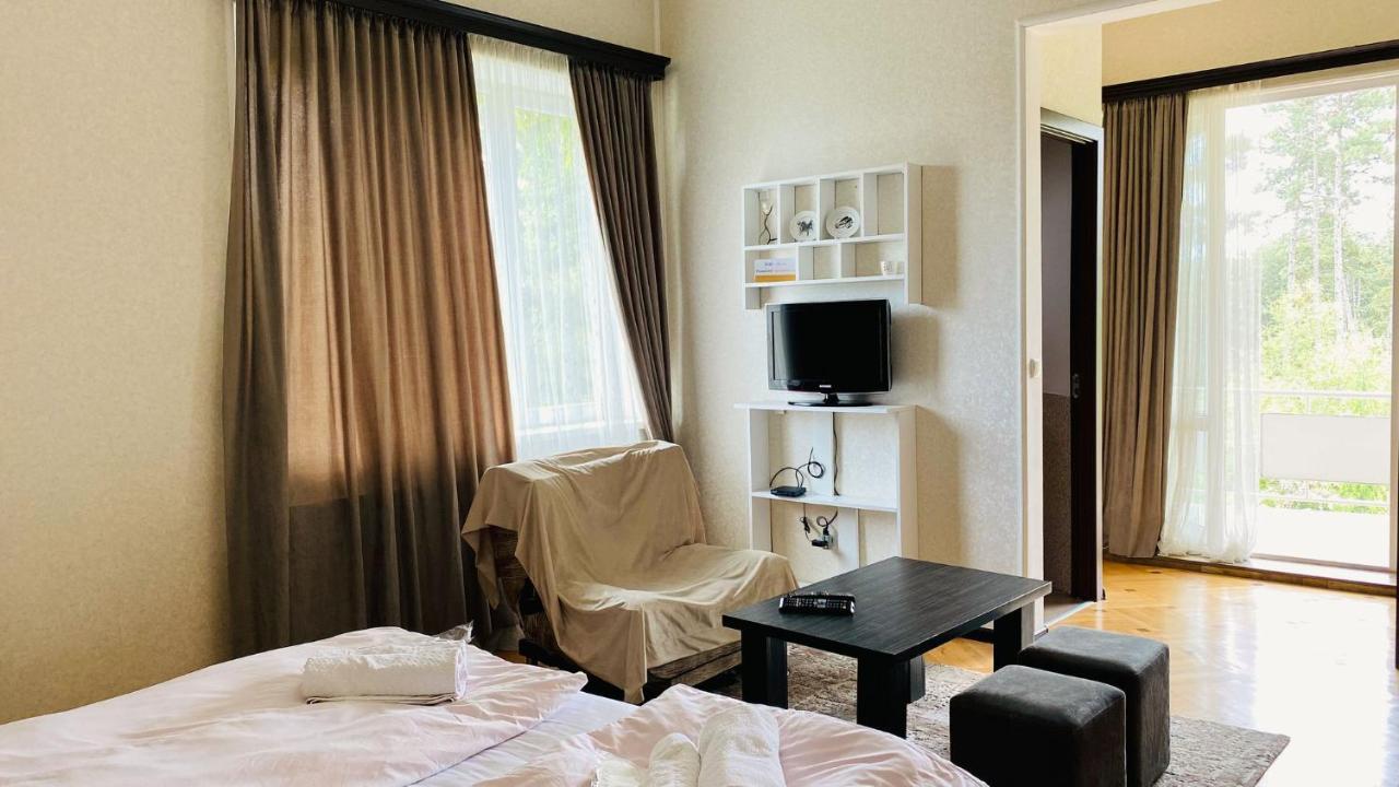 Neli & Zaal Guest House 泰拉维 外观 照片